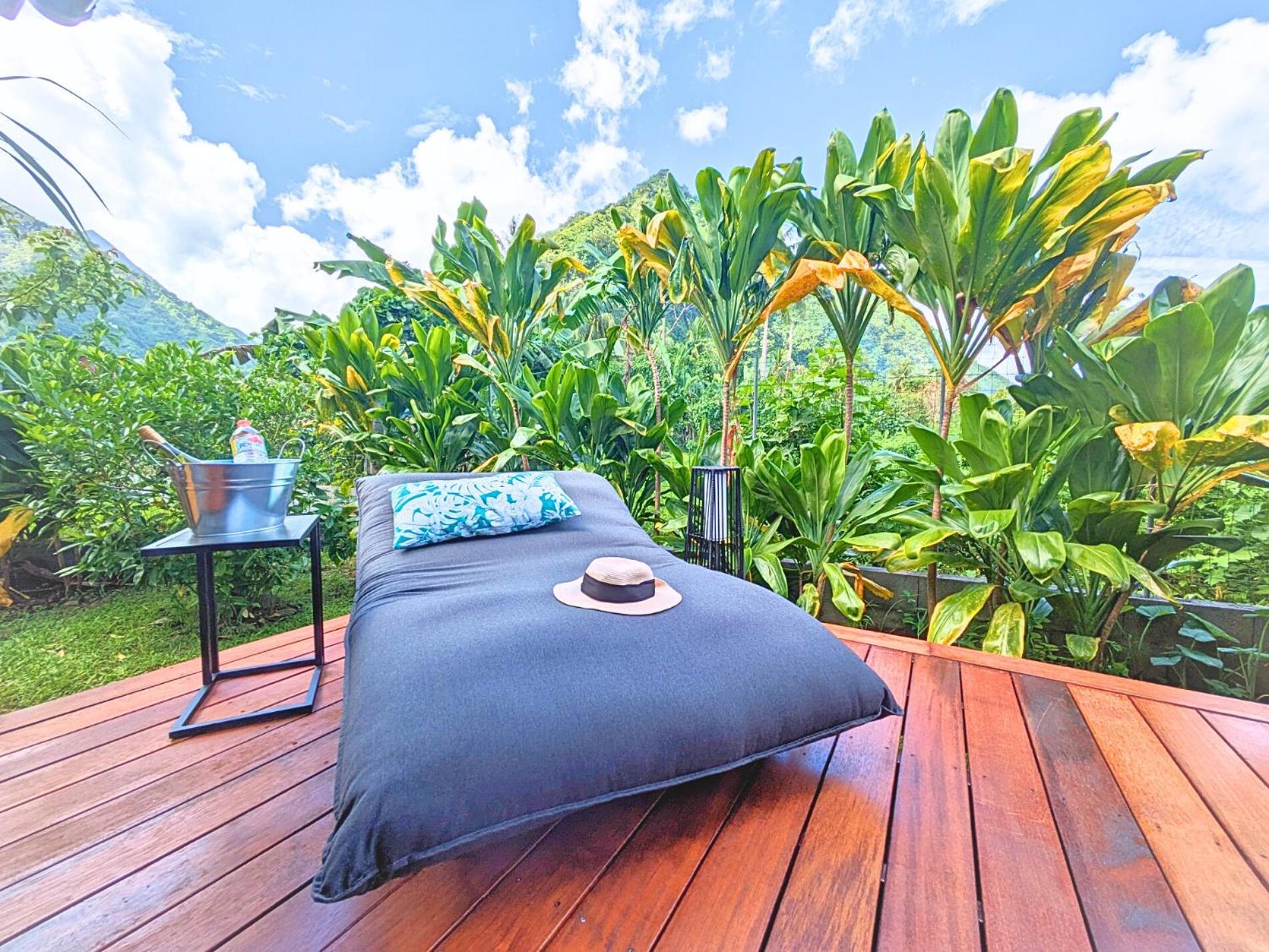 Natura Om Teahupoo Surf Lodge Toanoano Buitenkant foto