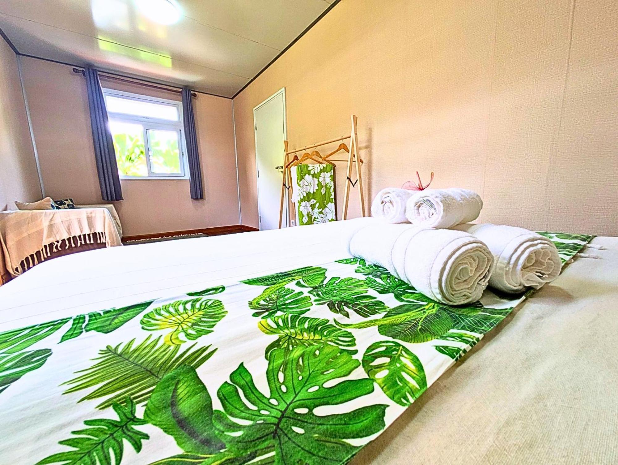 Natura Om Teahupoo Surf Lodge Toanoano Buitenkant foto
