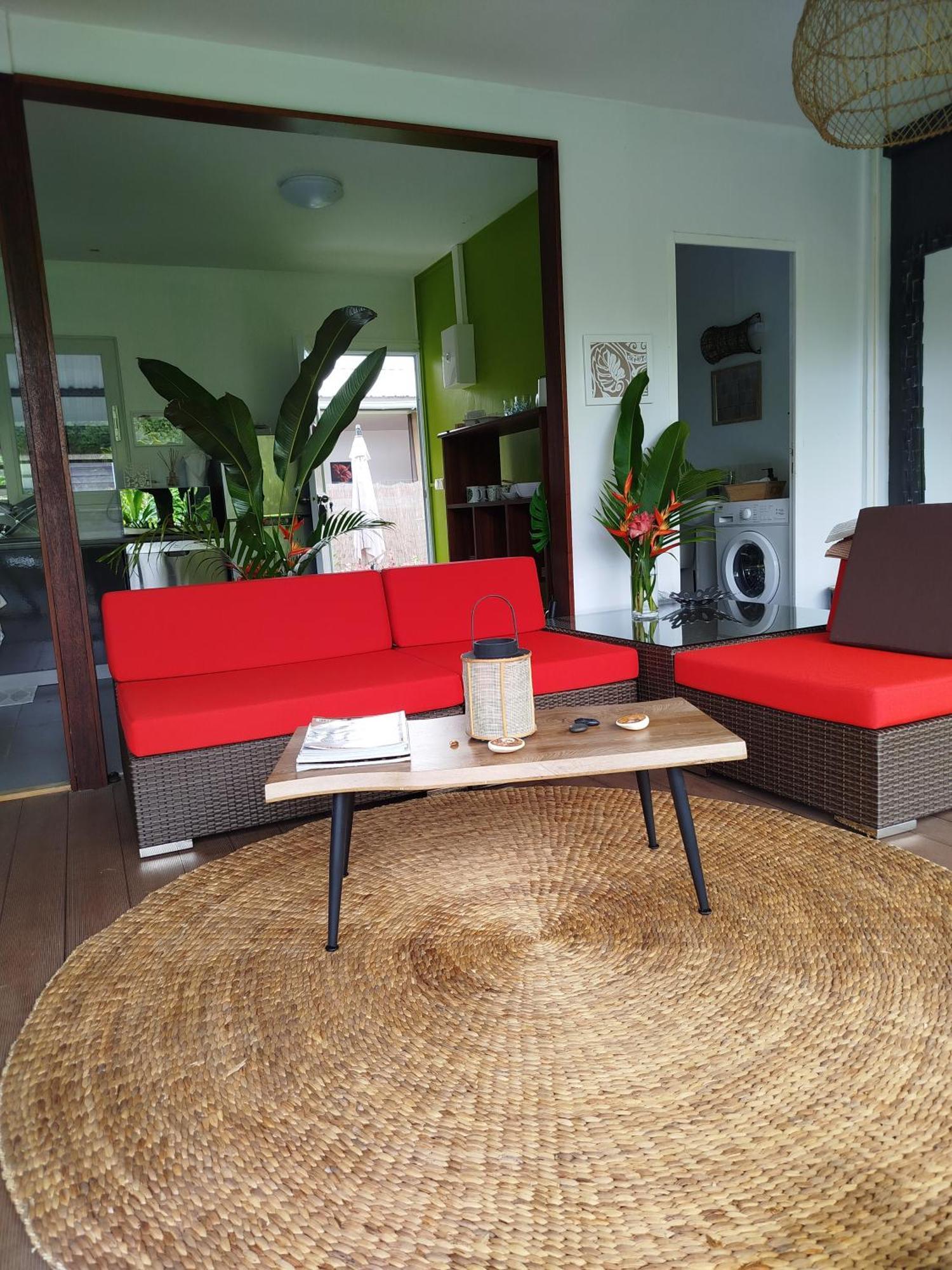Natura Om Teahupoo Surf Lodge Toanoano Buitenkant foto